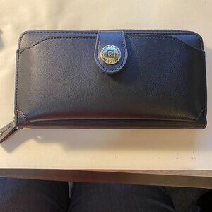STONE MOUNTAIN LEATHER ZIP AROUND CLUTCH GENUINE PEBBLE LEATHER WALLET BLACK